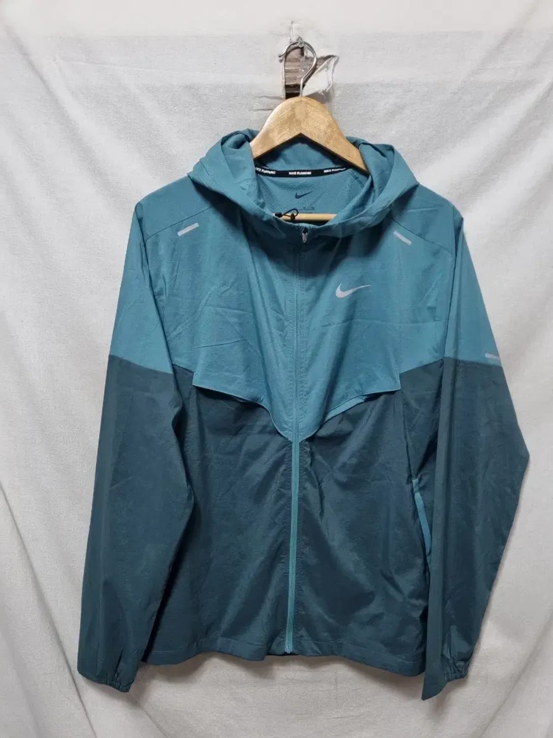 나이키 런닝 바람막이 XL 상품이미지1