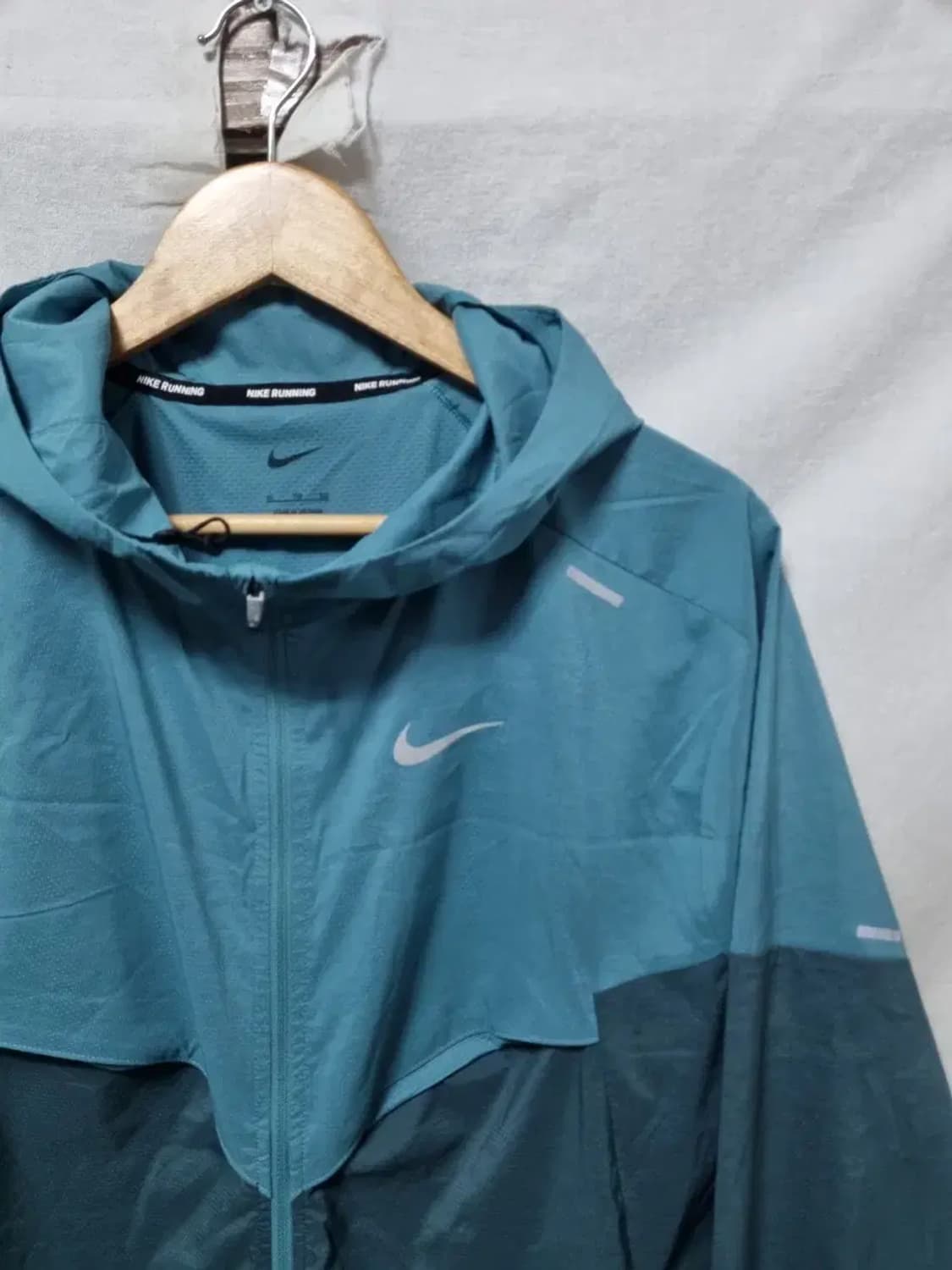 나이키 런닝 바람막이 XL 상품이미지3
