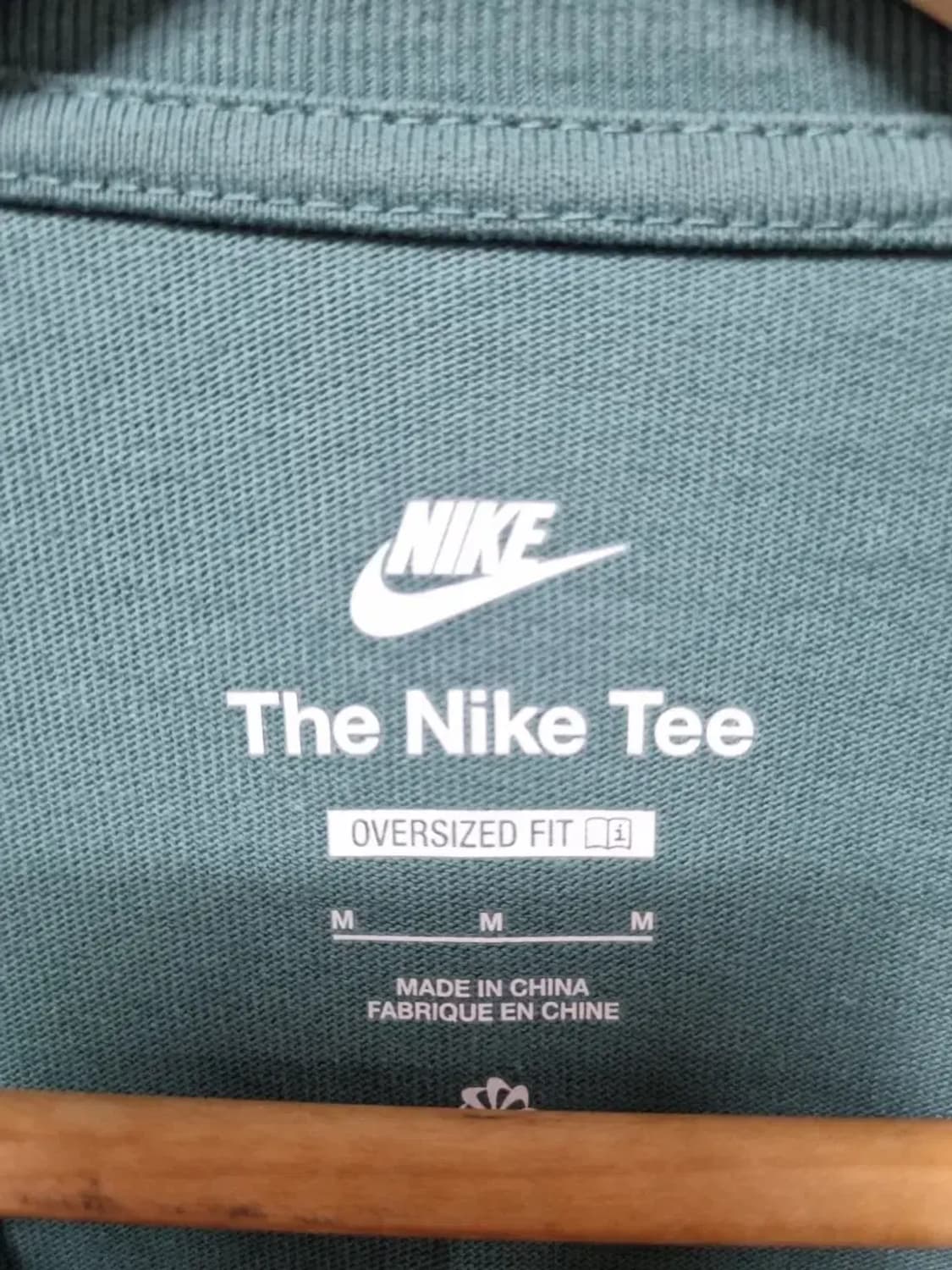 새상품) 나이키 에센셜 긴팔 티셔츠 M 상품이미지4