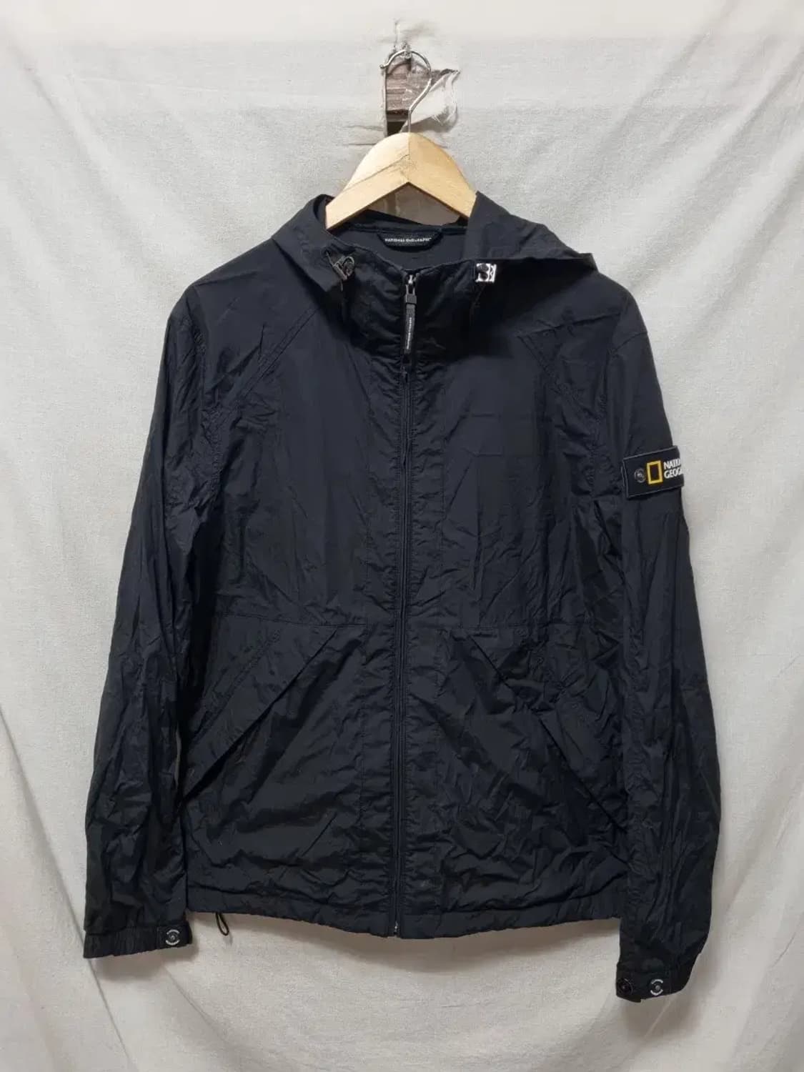 내셔널지오그래픽 블랙 바람막이 L 상품이미지1