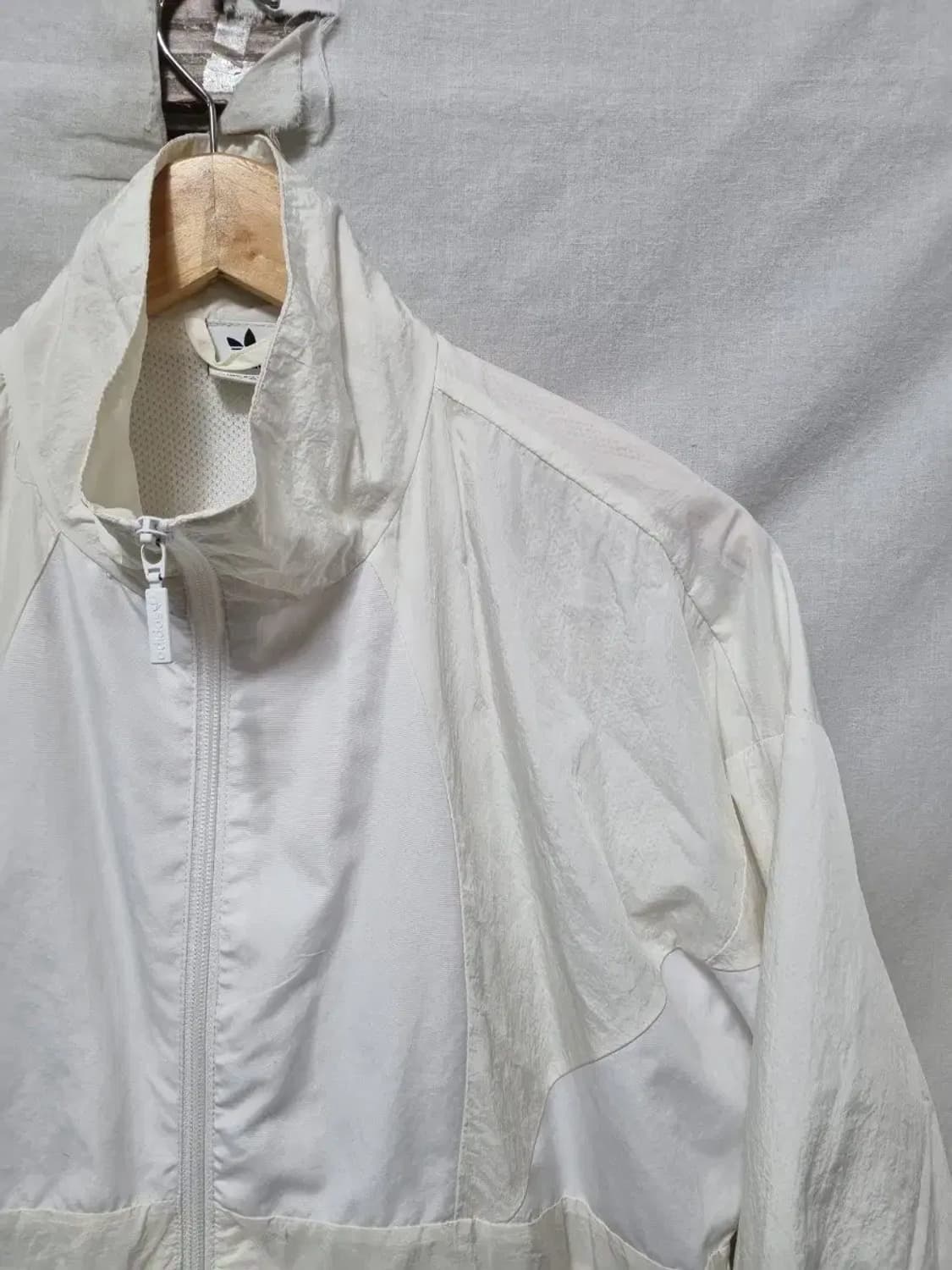 아디다스 크롭 바람막이 자켓 여성 L 상품이미지3