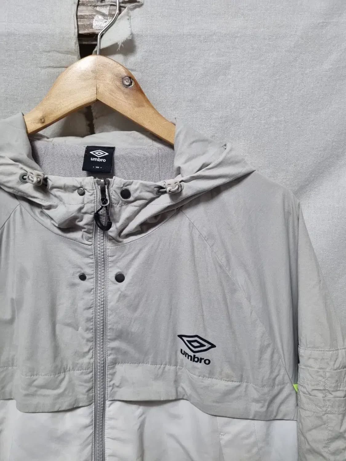 엄브로 바람막이 자켓 100 상품이미지3