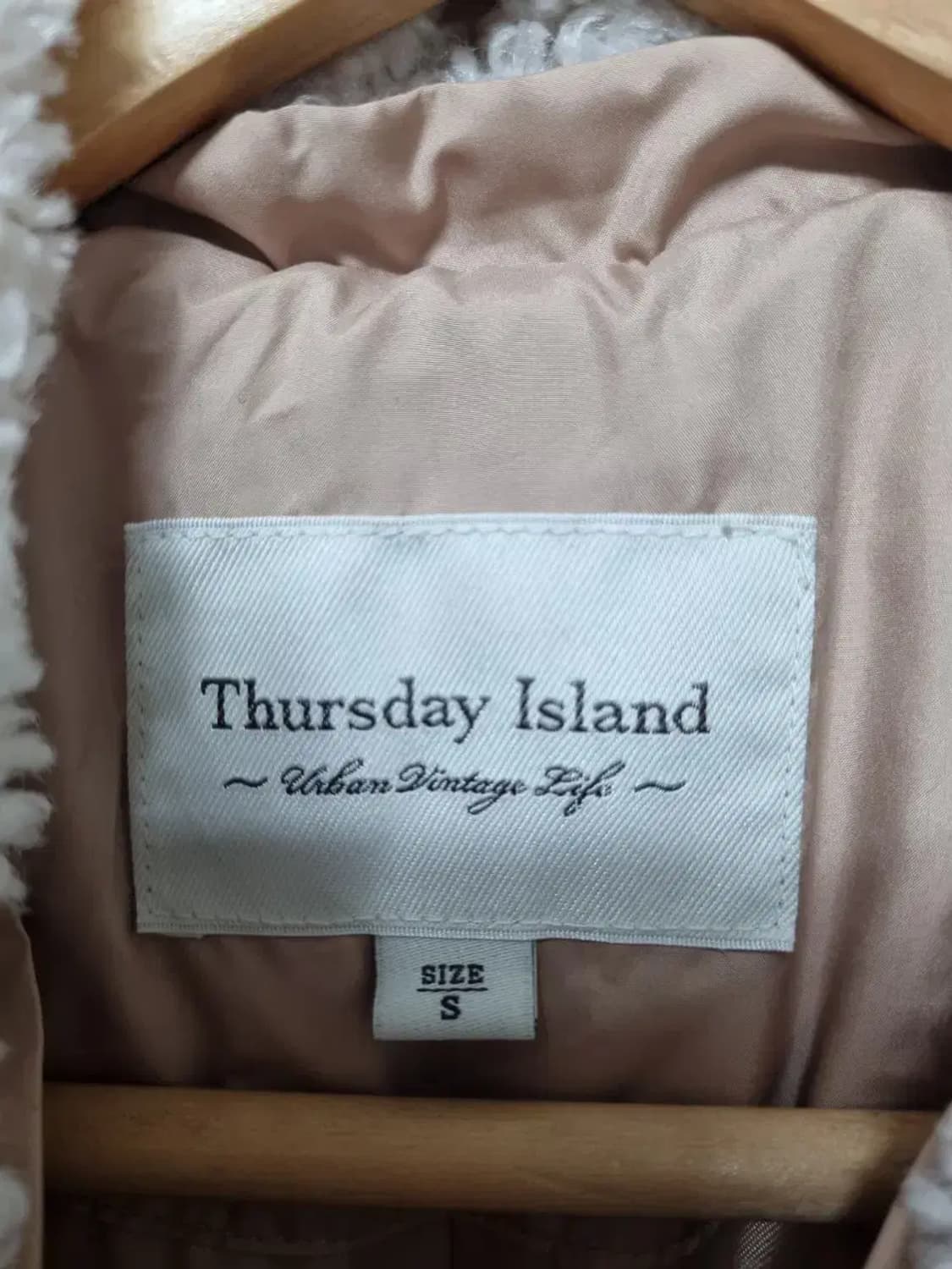 써스데이아일랜드 패딩 점퍼 S 상품이미지4