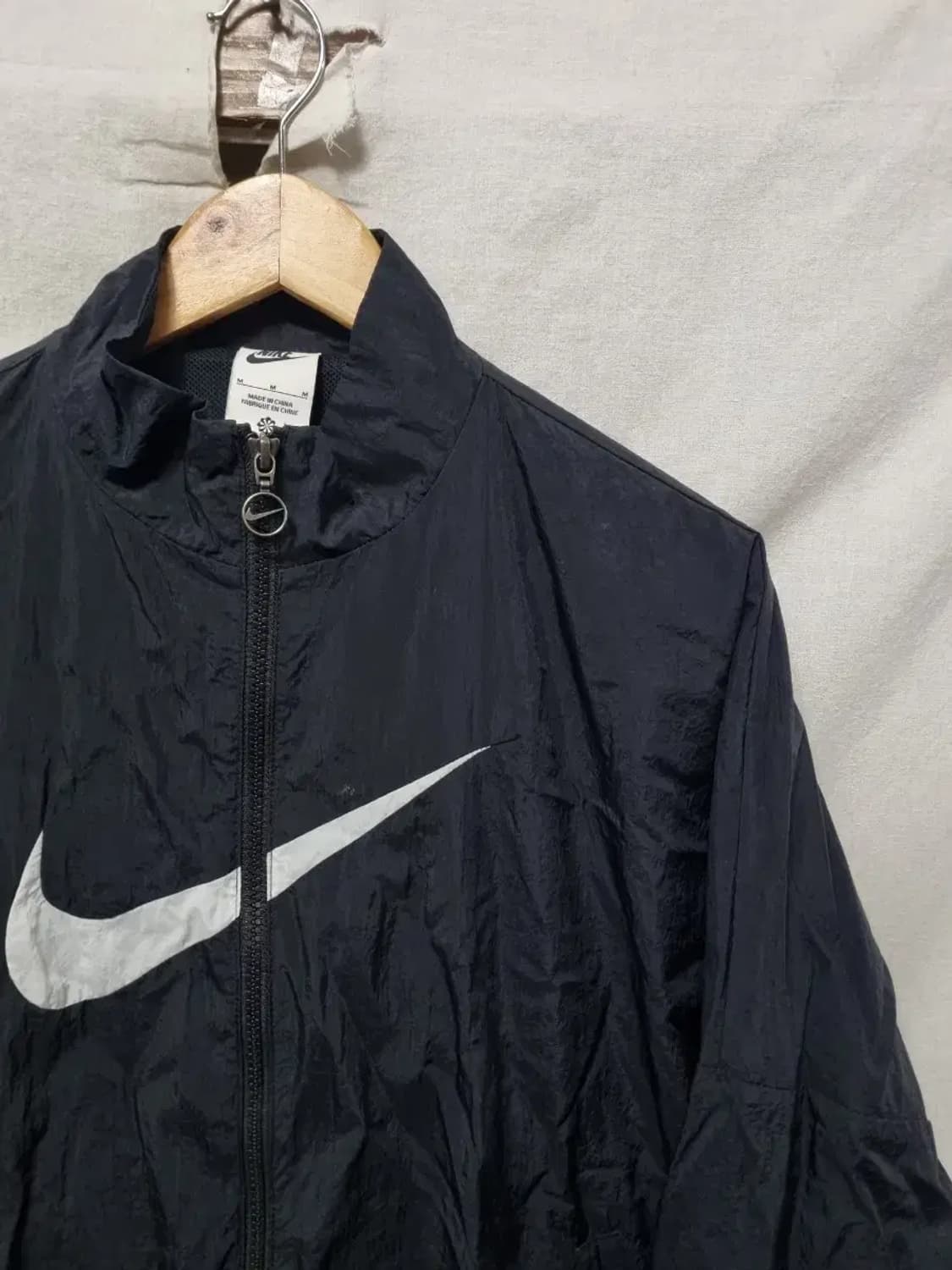 나이키 스우시 블랙 바람막이 자켓 M 상품이미지3