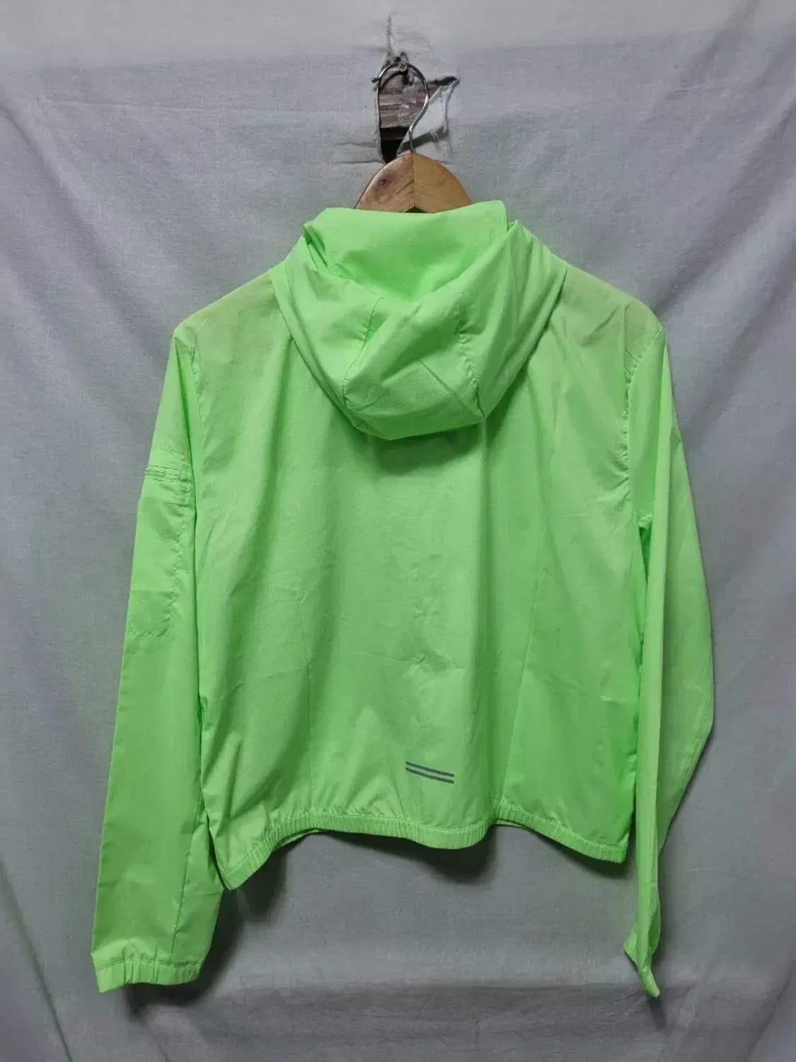 나이키 러닝 바람막이 자켓 여성 M 상품이미지2