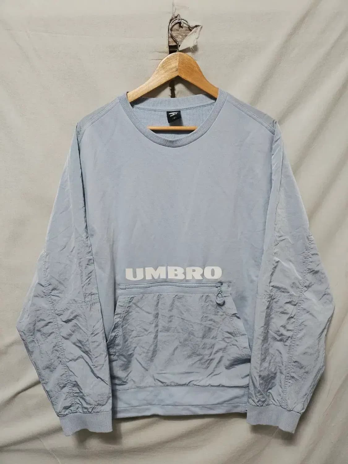 엄브로 포켓 맨투맨 105 상품이미지1