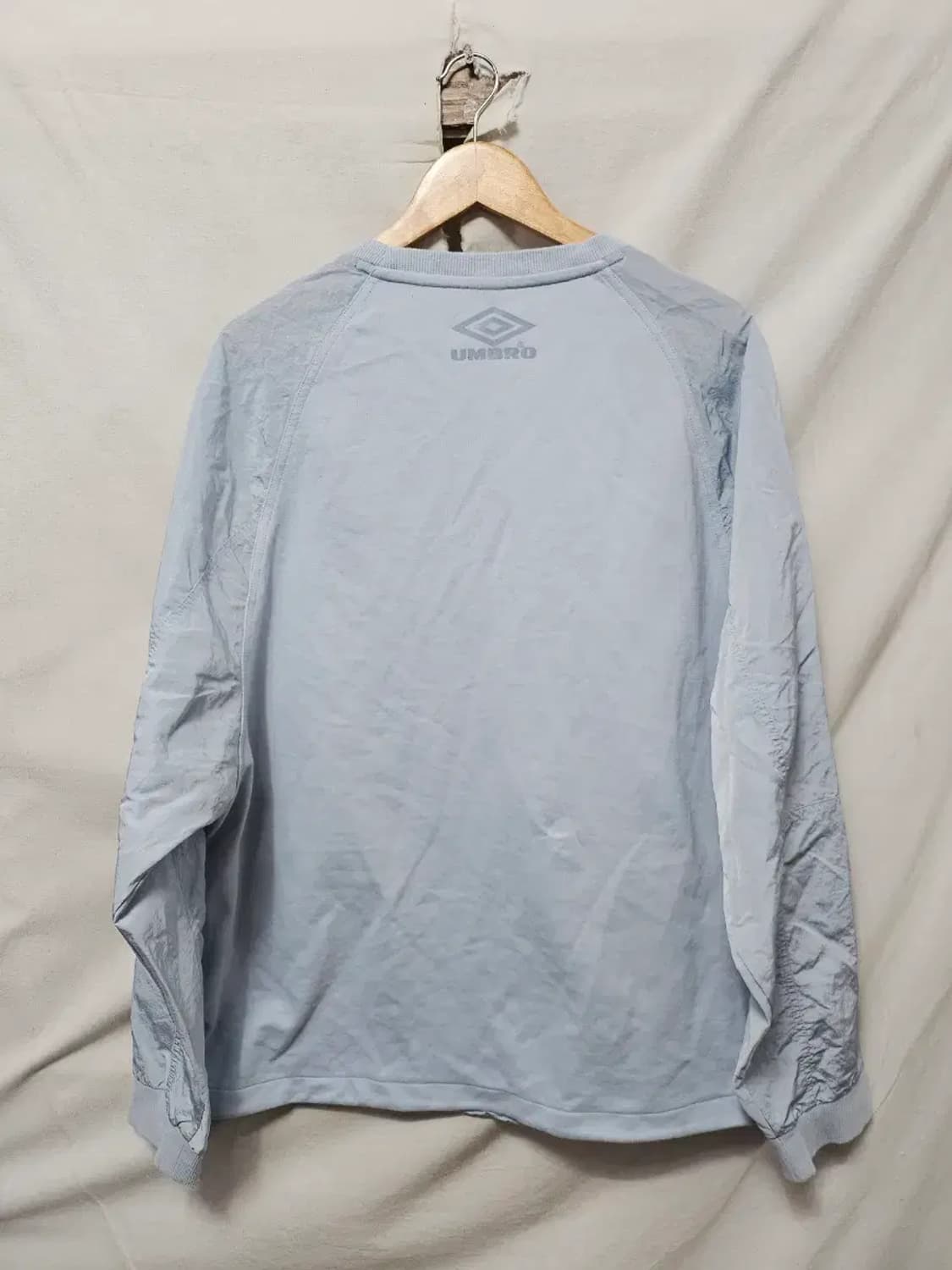 엄브로 포켓 맨투맨 105 상품이미지2