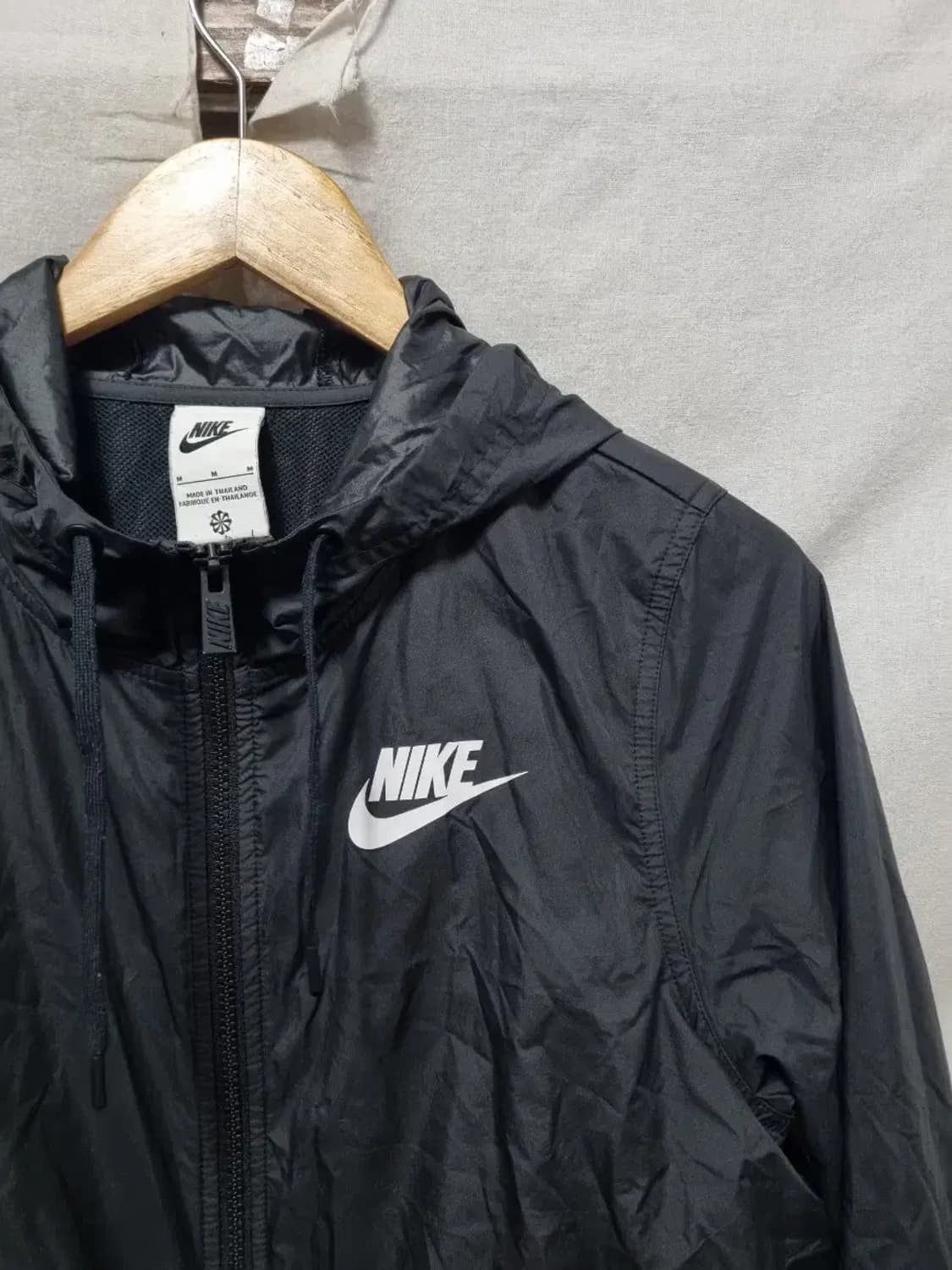 나이키 블랙 바람막이 자켓 여성 M 상품이미지3