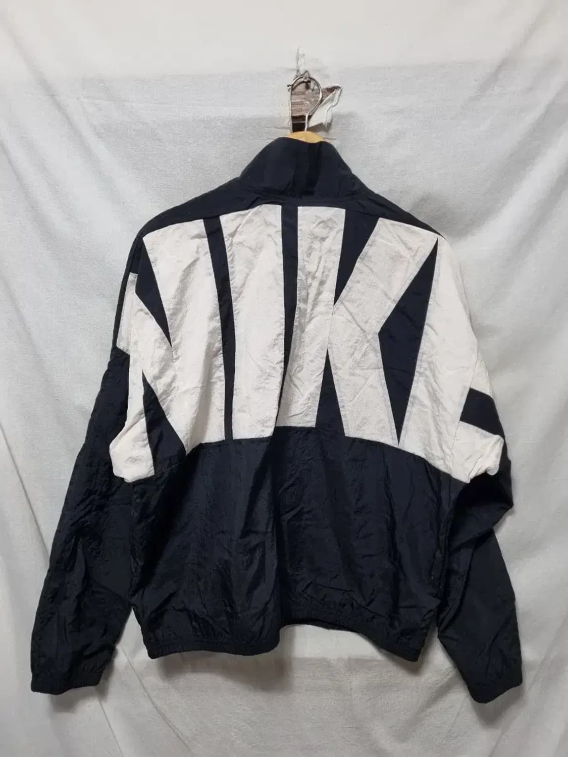 나이키 블랙 바람막이 자켓 105 상품이미지2