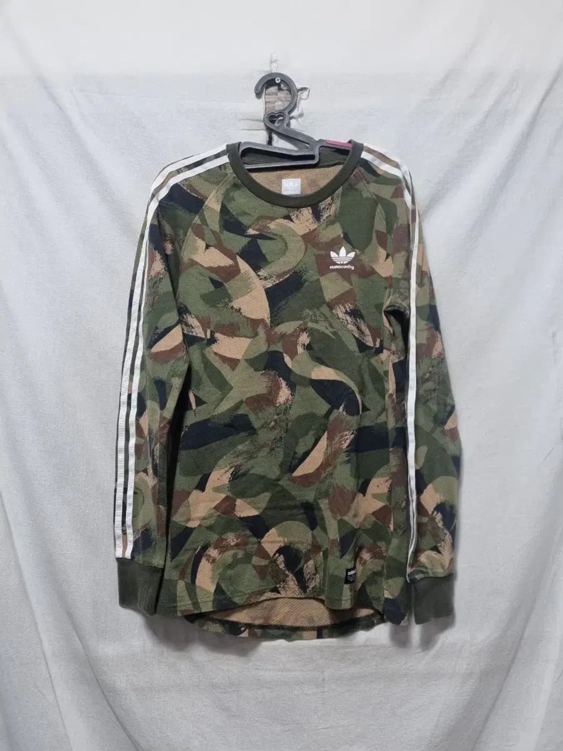 아디다스 스케이트보딩 카모 롱슬리브 M 상품이미지1