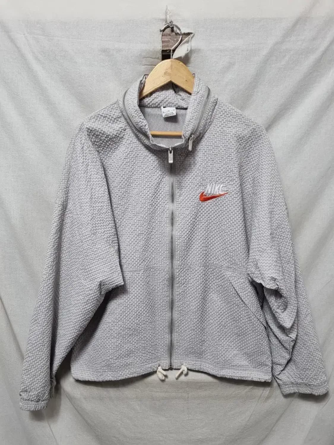 나이키 엠보싱 바람막이 자켓 105 상품이미지1