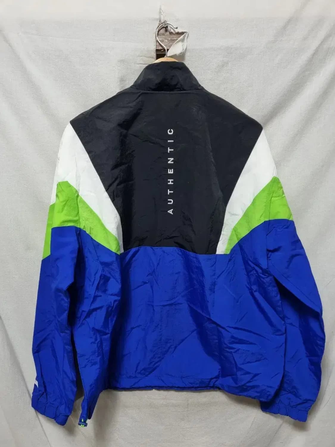 새상품) 푸마 바람막이 자켓 L 상품이미지2