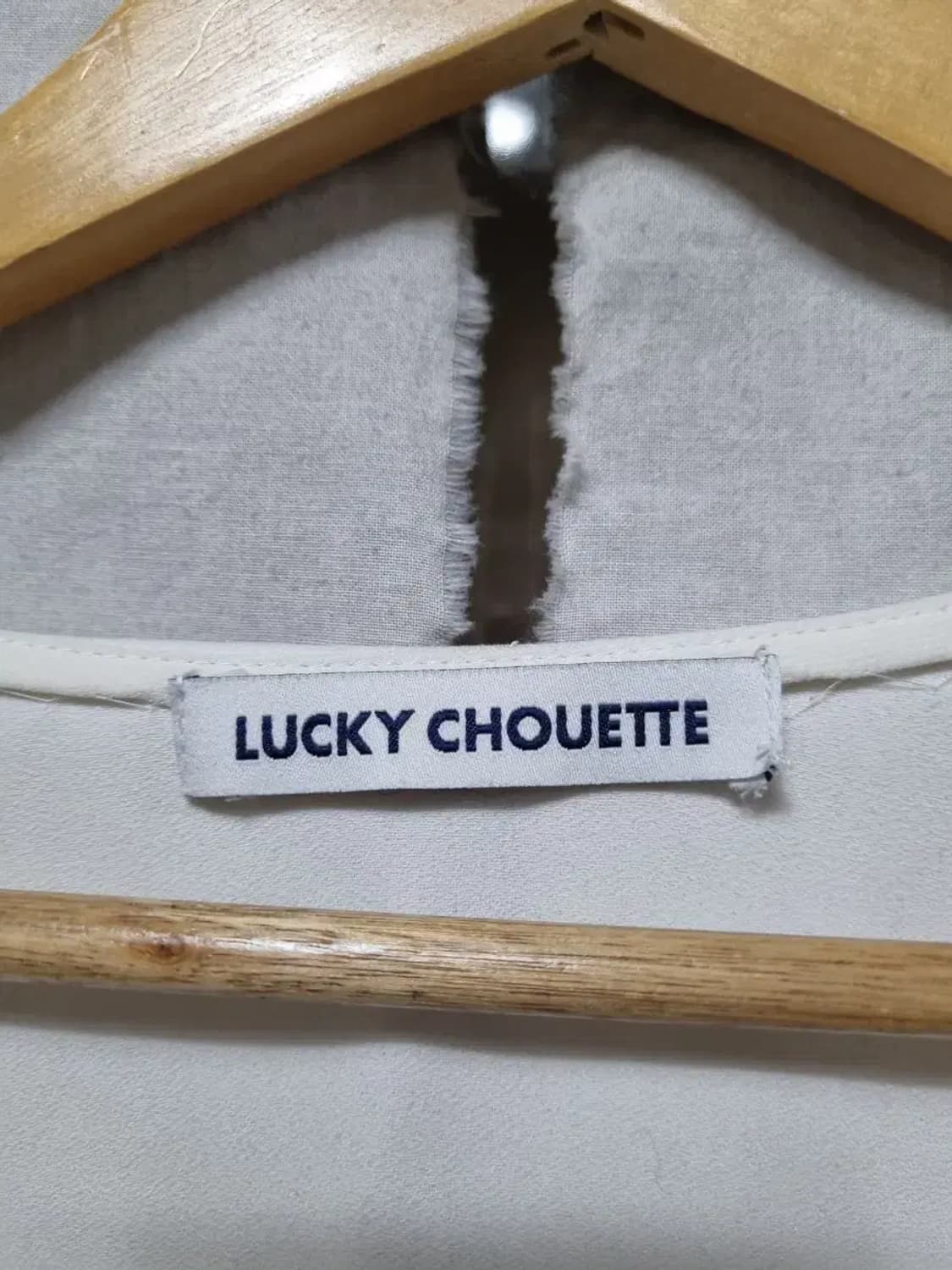 럭키슈에뜨 민소매 프릴 블라우스 38 상품이미지3