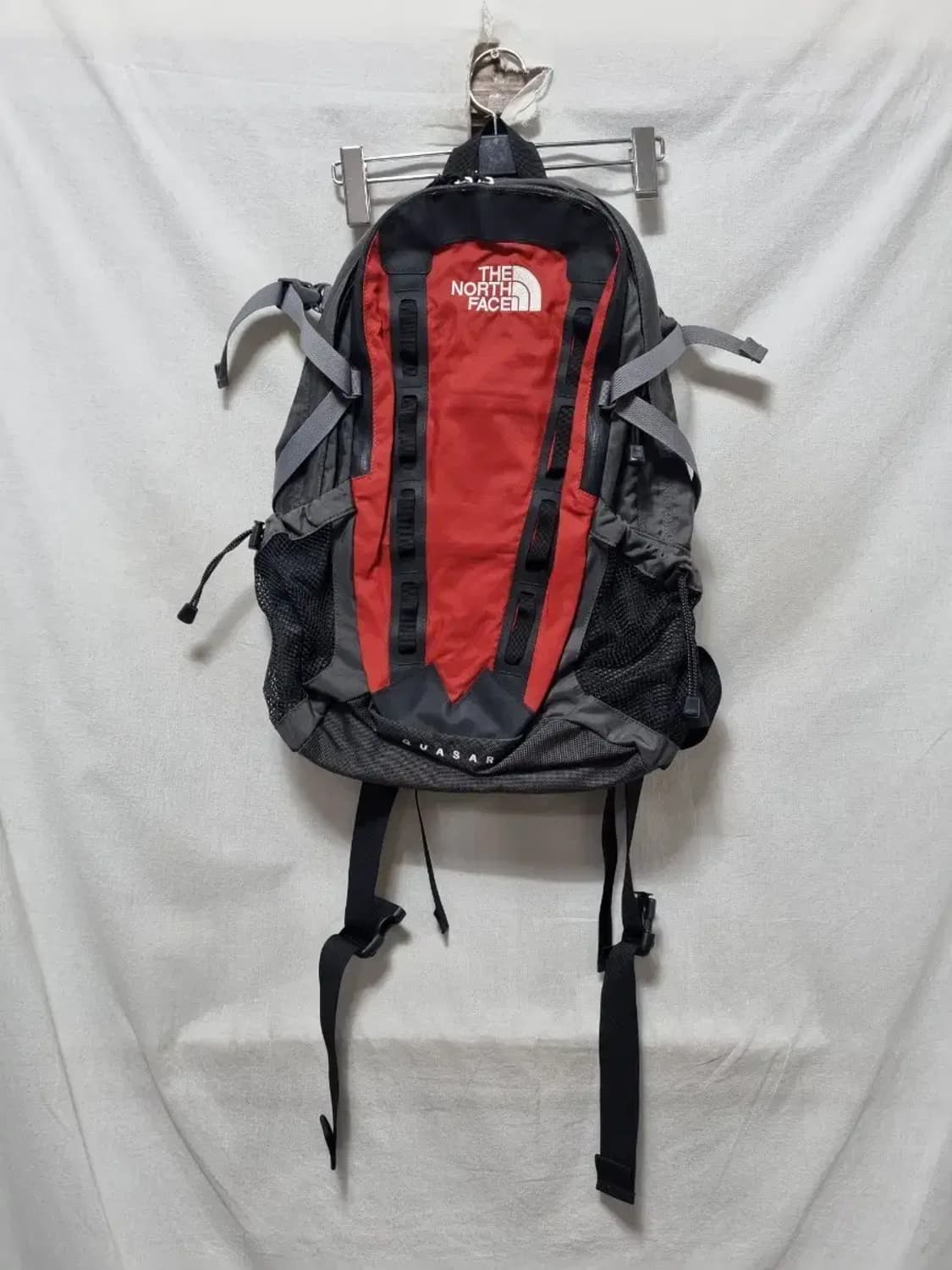노스페이스 쿼사 백팩 레드/블랙 상품이미지1