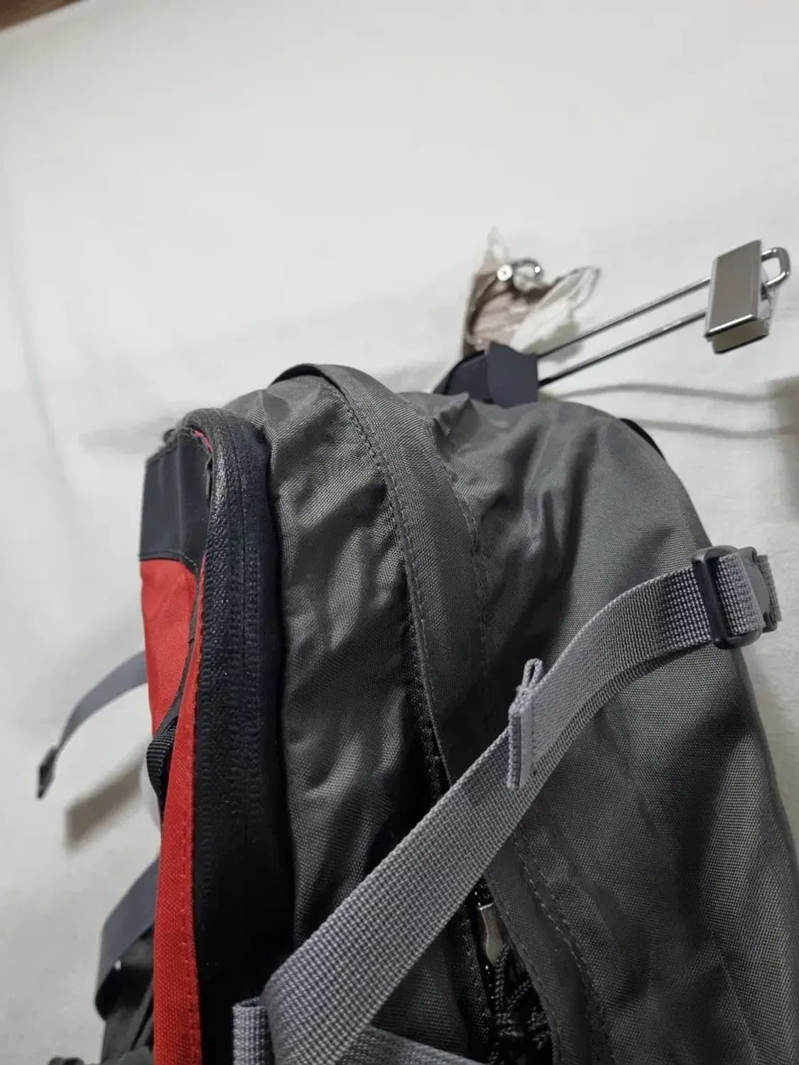 노스페이스 쿼사 백팩 레드/블랙 상품이미지4