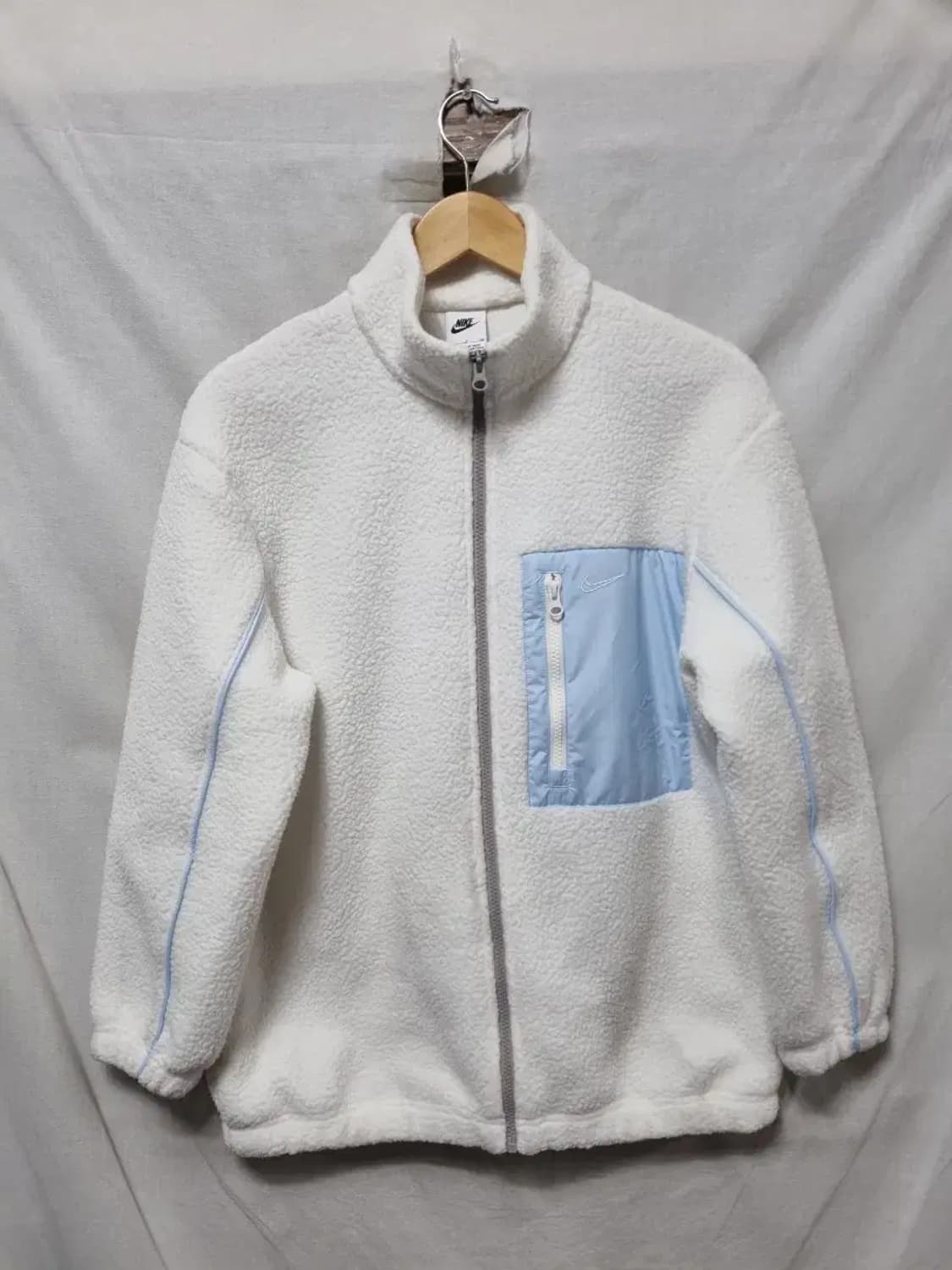 나이키 화이트 뽀글이 플리스 자켓 S 상품이미지1