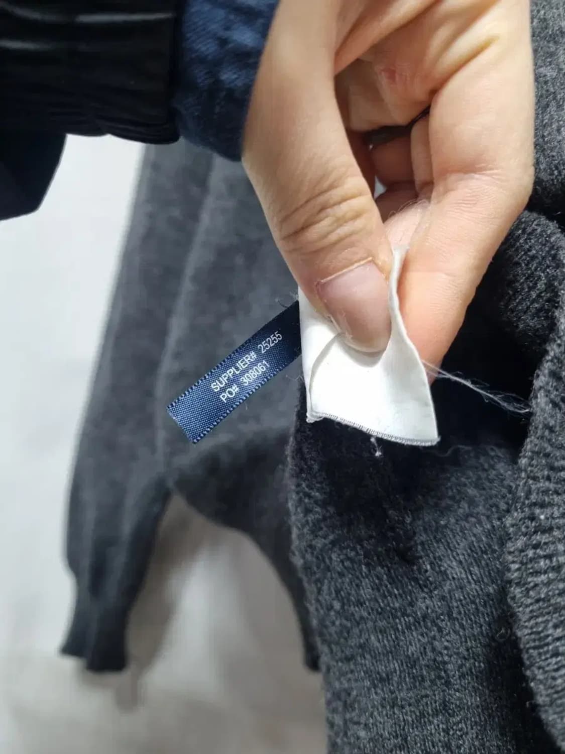 폴로 랄프로렌 브이넥 울 니트 차콜 95~100 상품이미지5