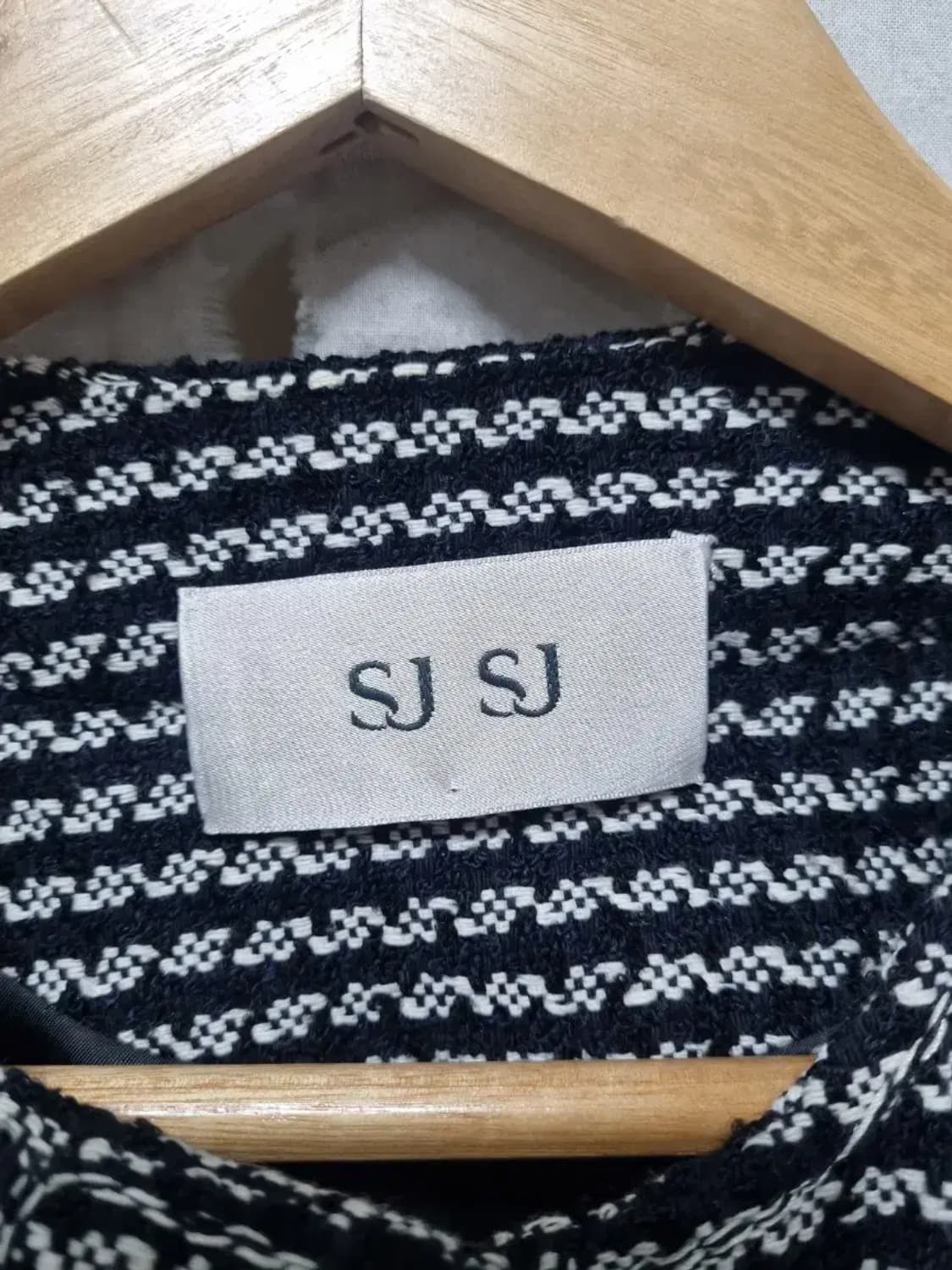 SJ SJ 블랙 화이트 트위드 자켓 XS 상품이미지4