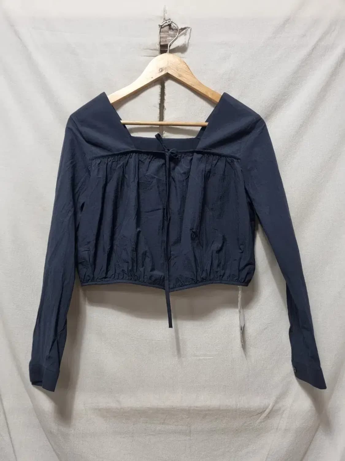 페이지유 네이비 스퀘어넥 셔링 크롭 블라우스 F 상품이미지1