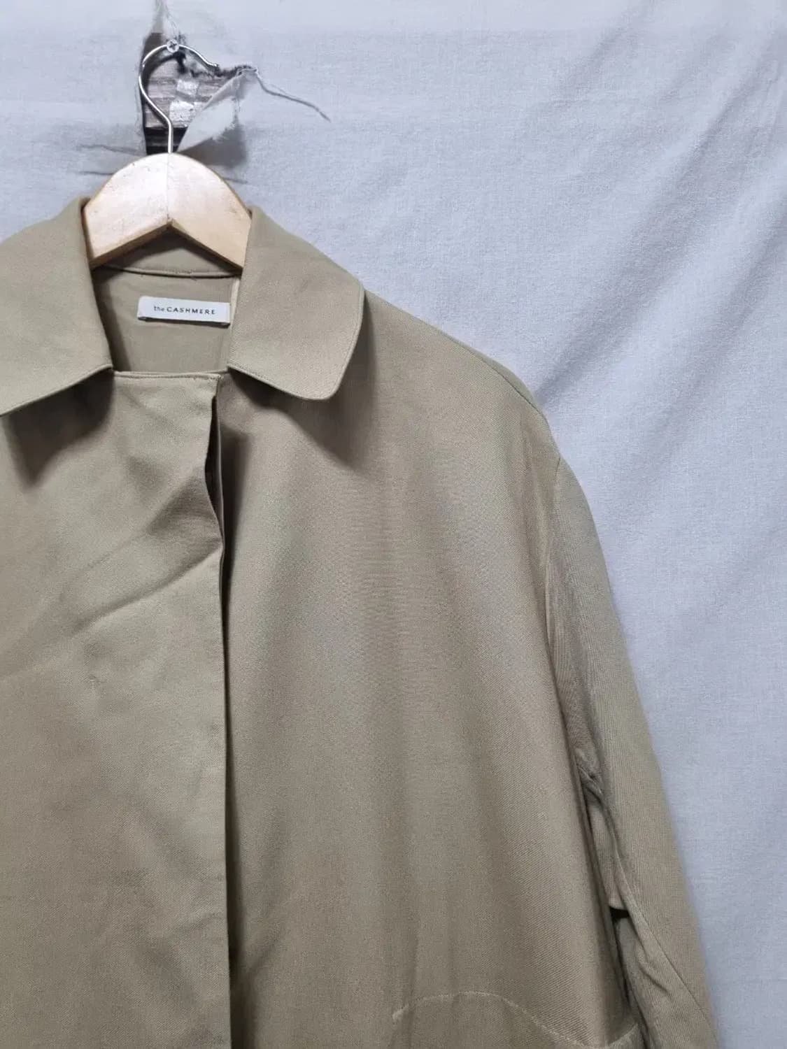 더캐시미어 베이지색 하프컷 코트 M 상품이미지3