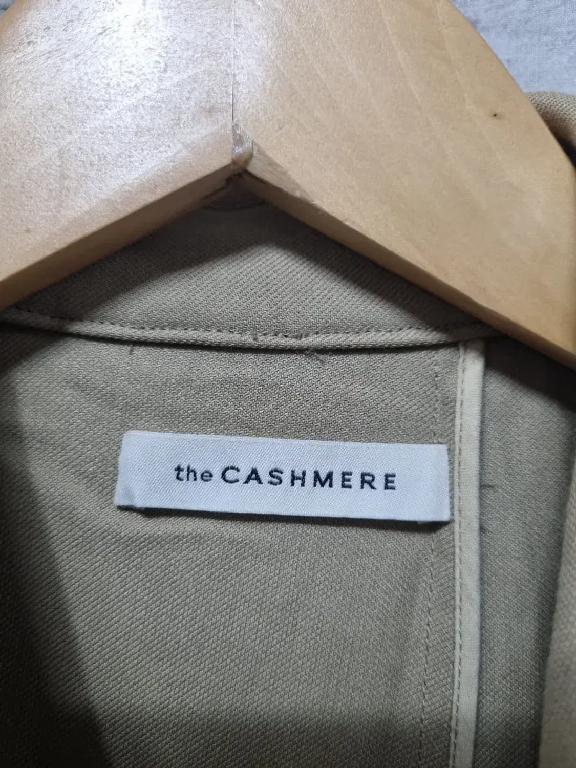 더캐시미어 베이지색 하프컷 코트 M 상품이미지4