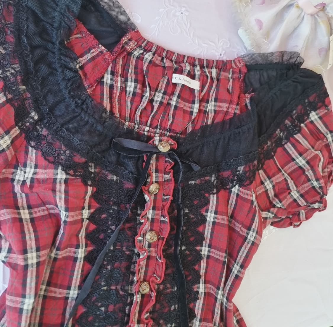 엑시즈팜(axes femme) 레드 체크 레이스 블라우스 상품이미지3