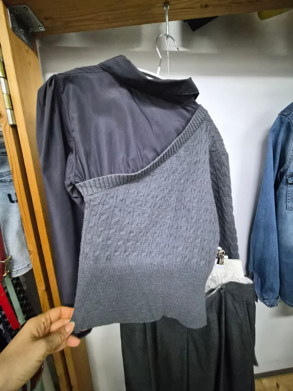 언발 니트레이어드 셔츠. 미드나잇무브 핀턱 와이드팬츠 상품이미지3