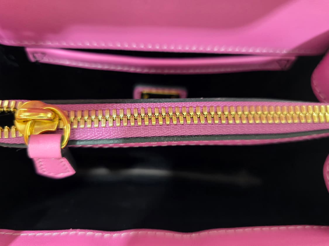 MCM 엠씨엠 비세토스 미니 트레이시 곰인형 키링 사첼백 핑크
 상품이미지9