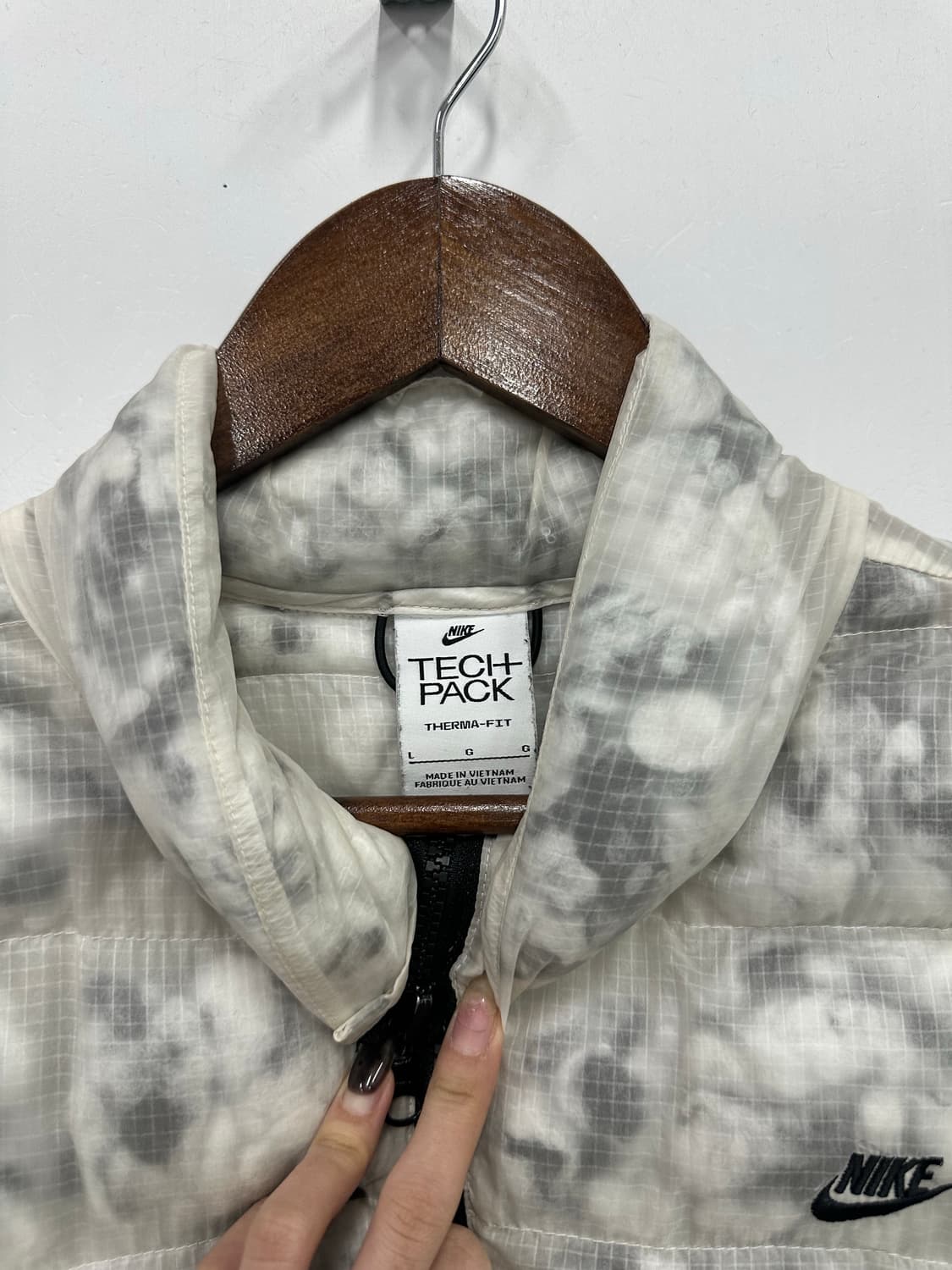 나이키 테크팩 경량패딩  상품이미지2