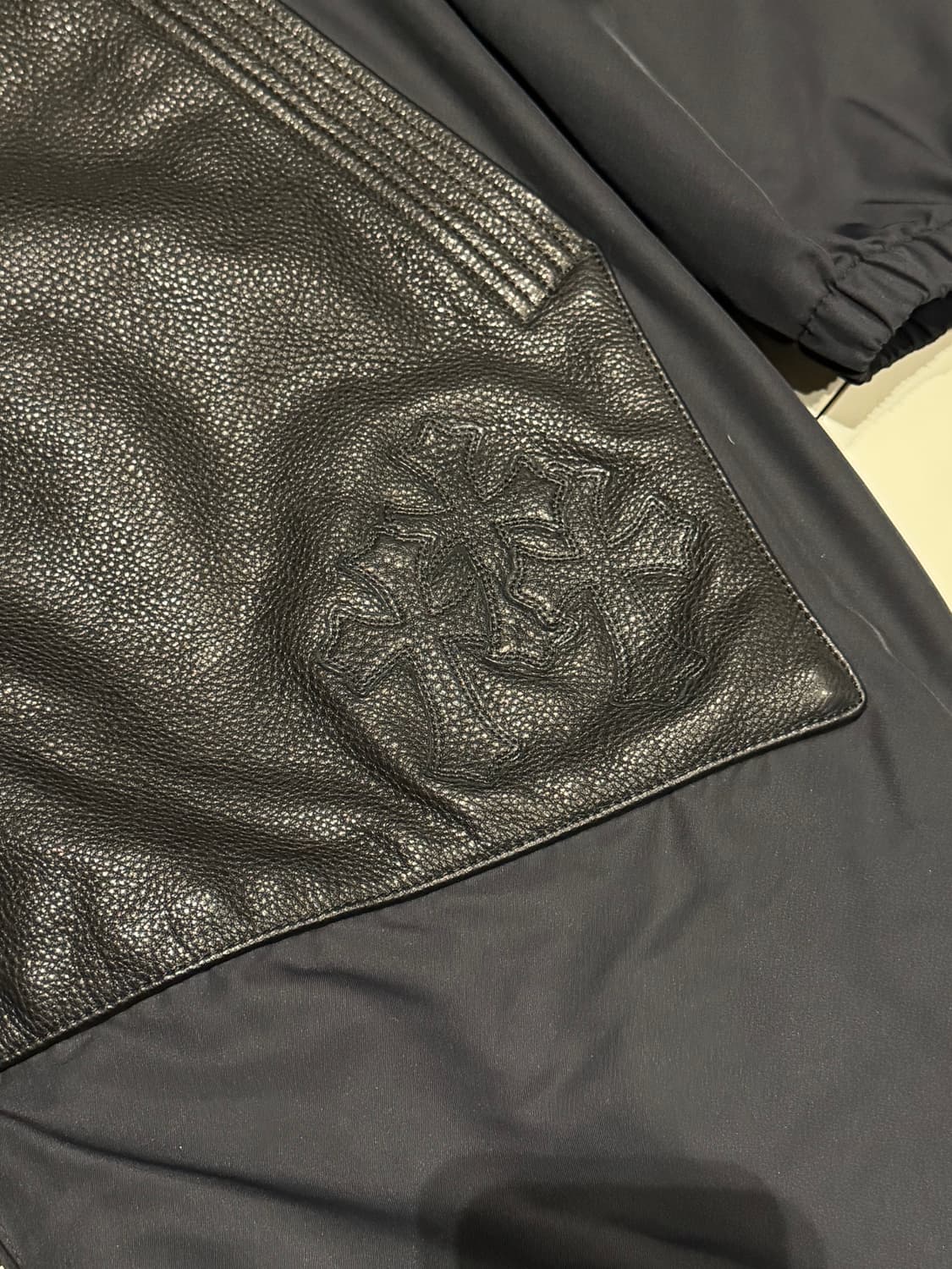 크롬하츠 롱 후디드 레더 크로스패치 퍼 자켓 상품이미지3