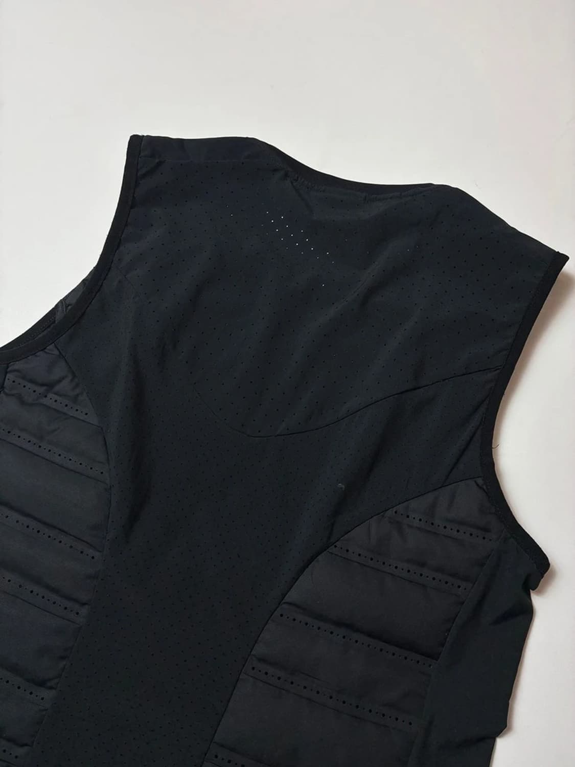 나이키 써마 핏 ADV 리펠 에어로로프트 러닝 베스트 PN8877 상품이미지5