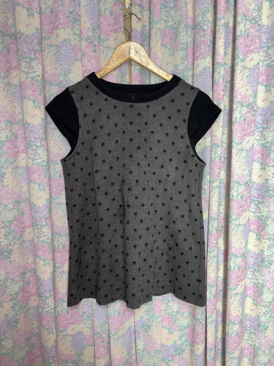 그레이 도트 반소매 니트 상품이미지5