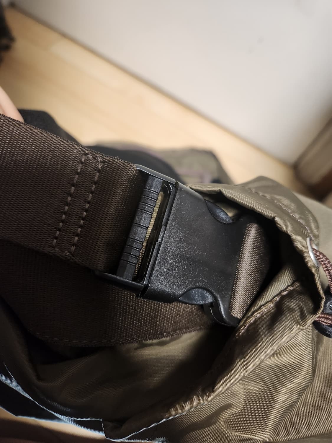 만다리나덕 3웨이 멀티백(이선균가방) 카키 상품이미지4