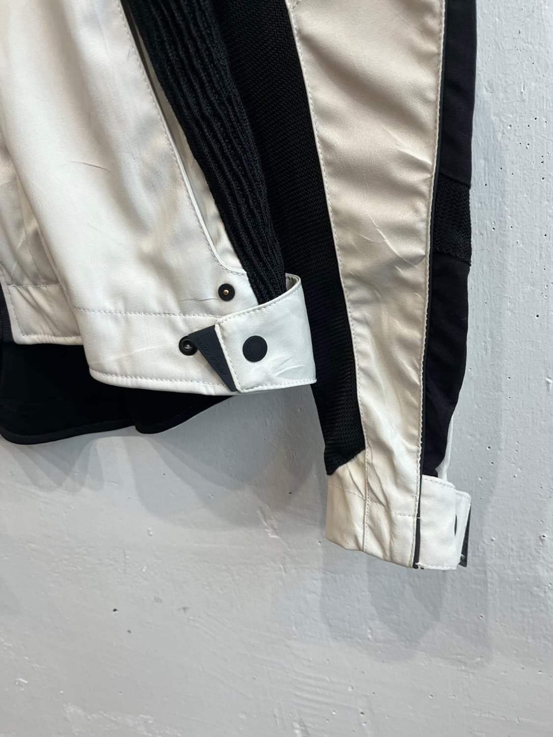 FieldCore 에코레더 레이싱 자켓 상품이미지3