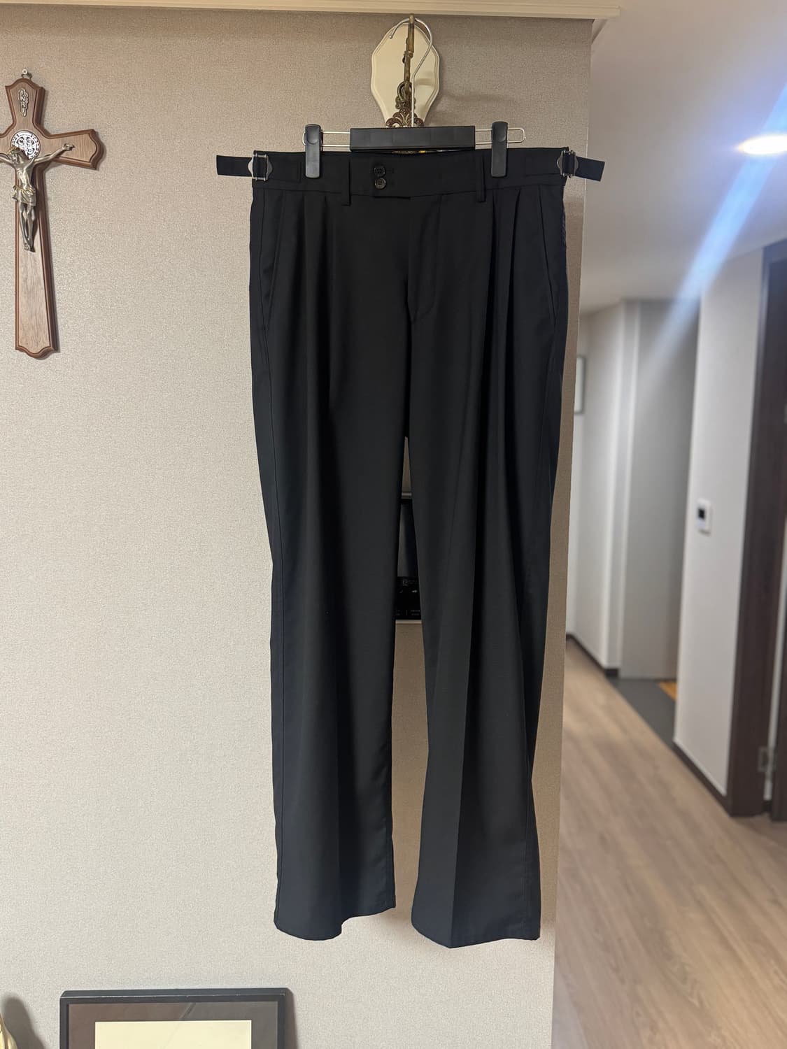 어나더오피스 산티아고슬랙스 플렉시블 블랙 32L 2사이즈 판매 상품이미지1