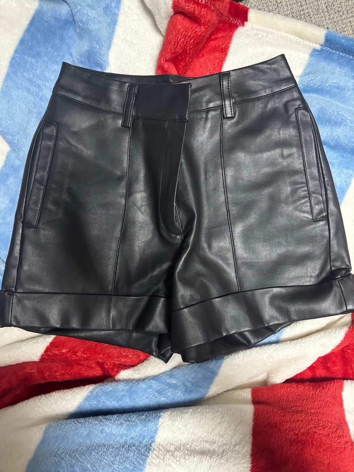 보헤미안서울 롤업 레더 쇼츠 상품이미지2