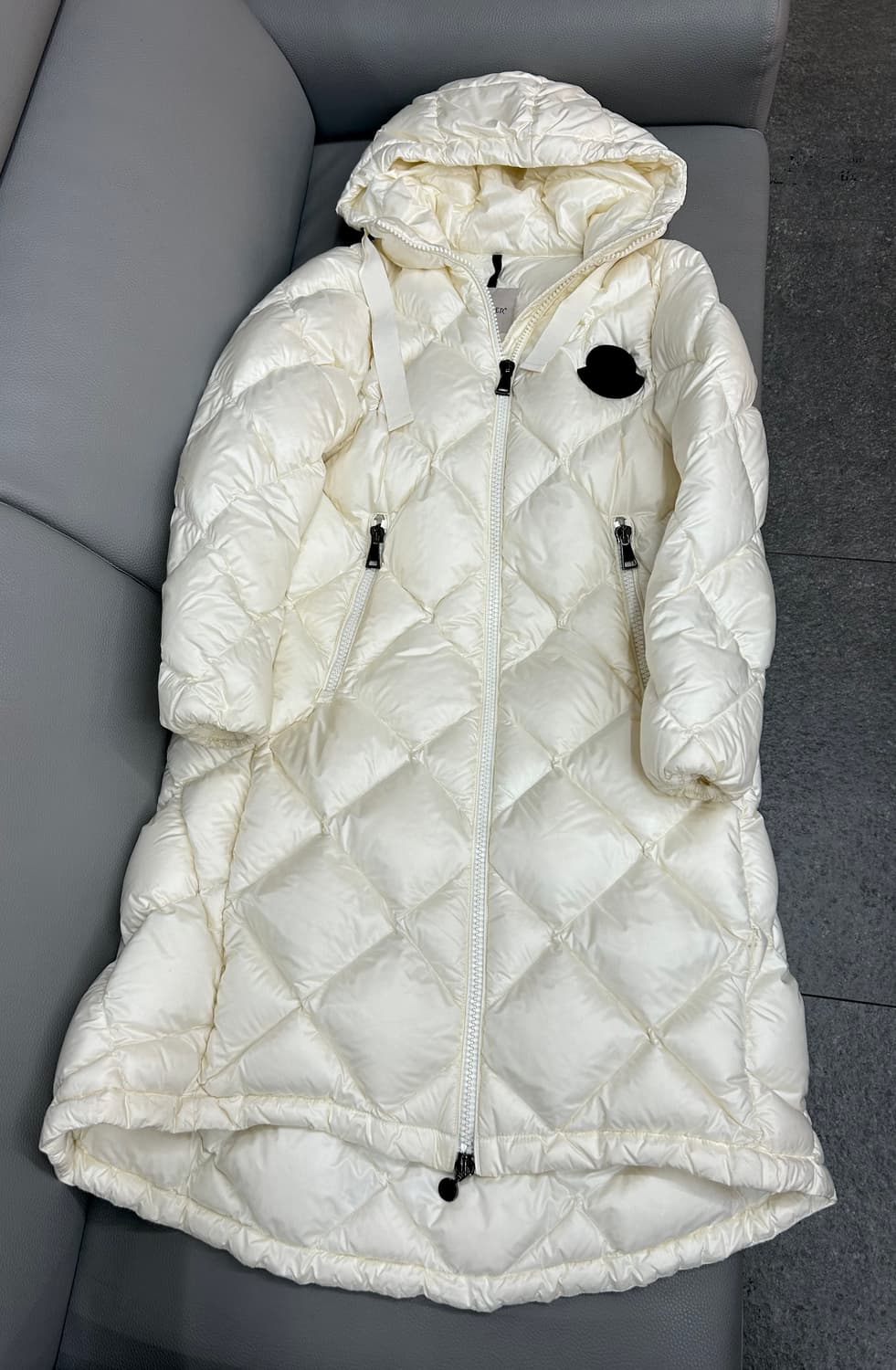 몽클레어 듀록 퀼팅 롱 다운패딩(1사이즈/55~66가능) 상품이미지4