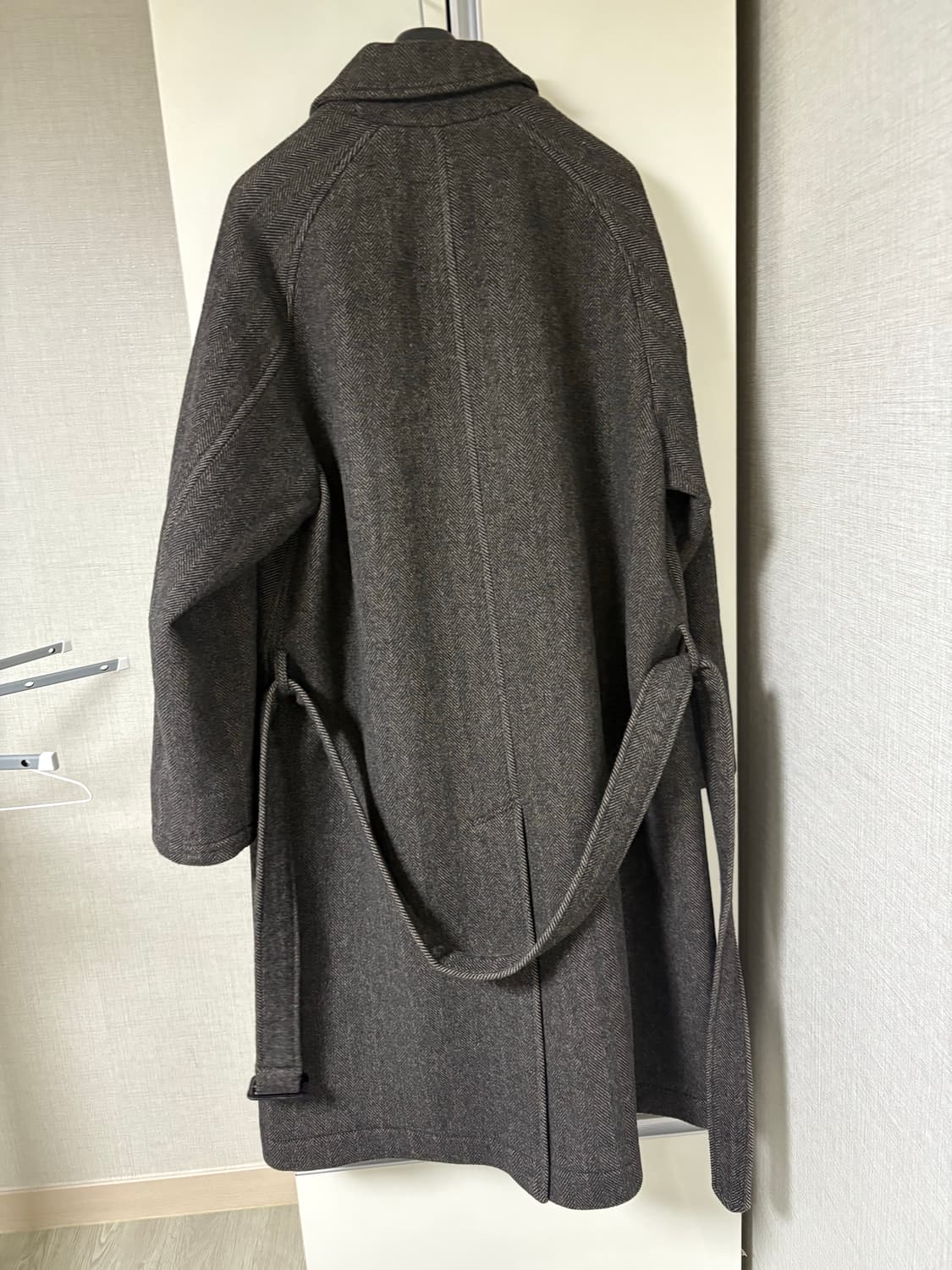 비슬로우 헤링본 발마칸 코트 상품이미지3