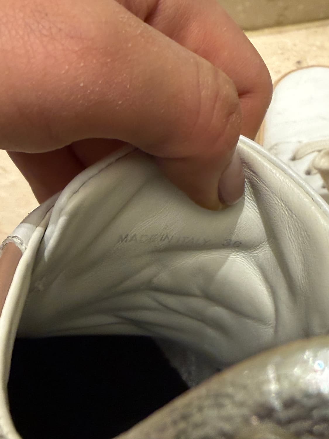 Off-White 스니커즈 36 오프화이트 플랫슈즈 운동화 240 상품이미지4