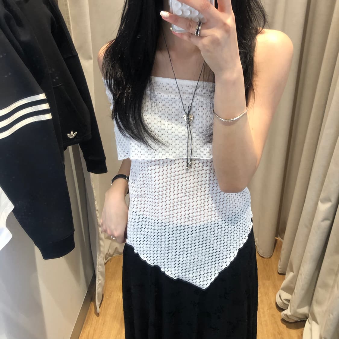폴리수엠 punched lace off shoulder top  상품이미지4