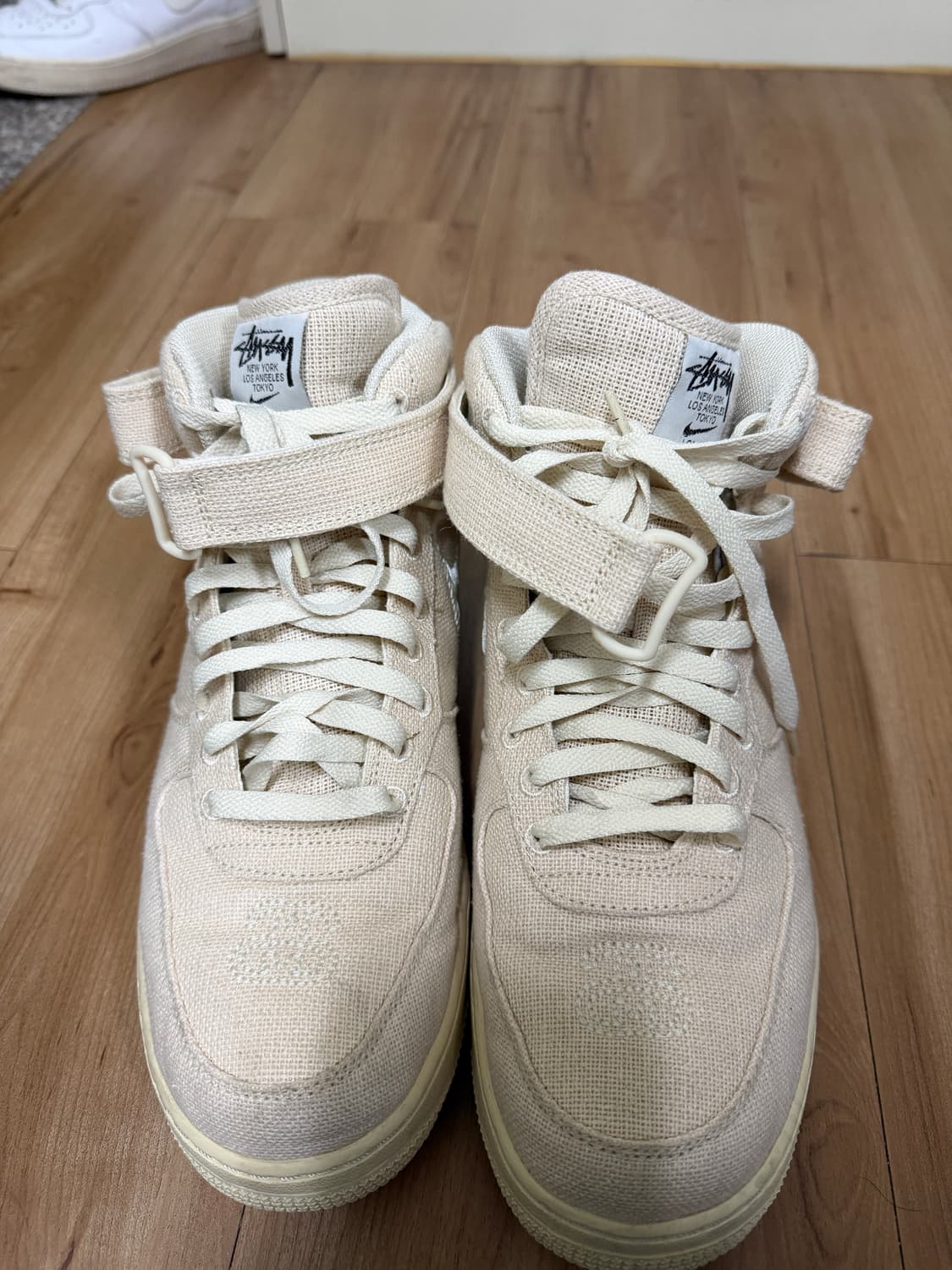 나이키 x 스투시 에어포스1 미드 파슬 290 상품이미지1