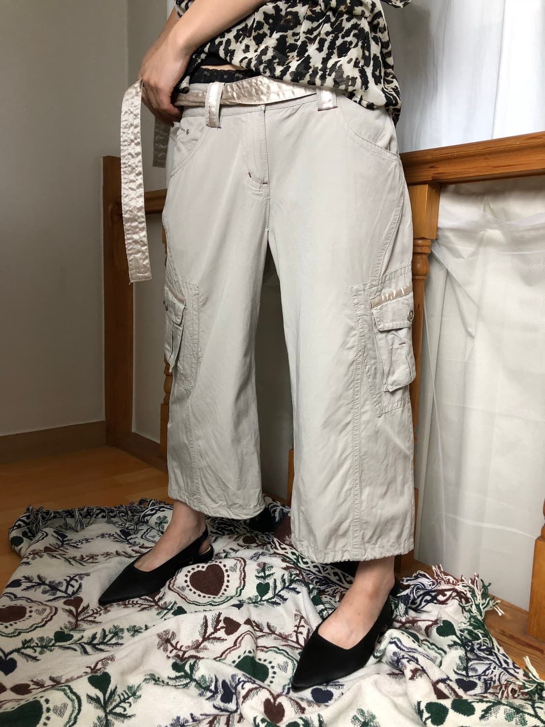 EDWIN / V Satin Belted Cargo Capris 상품이미지2