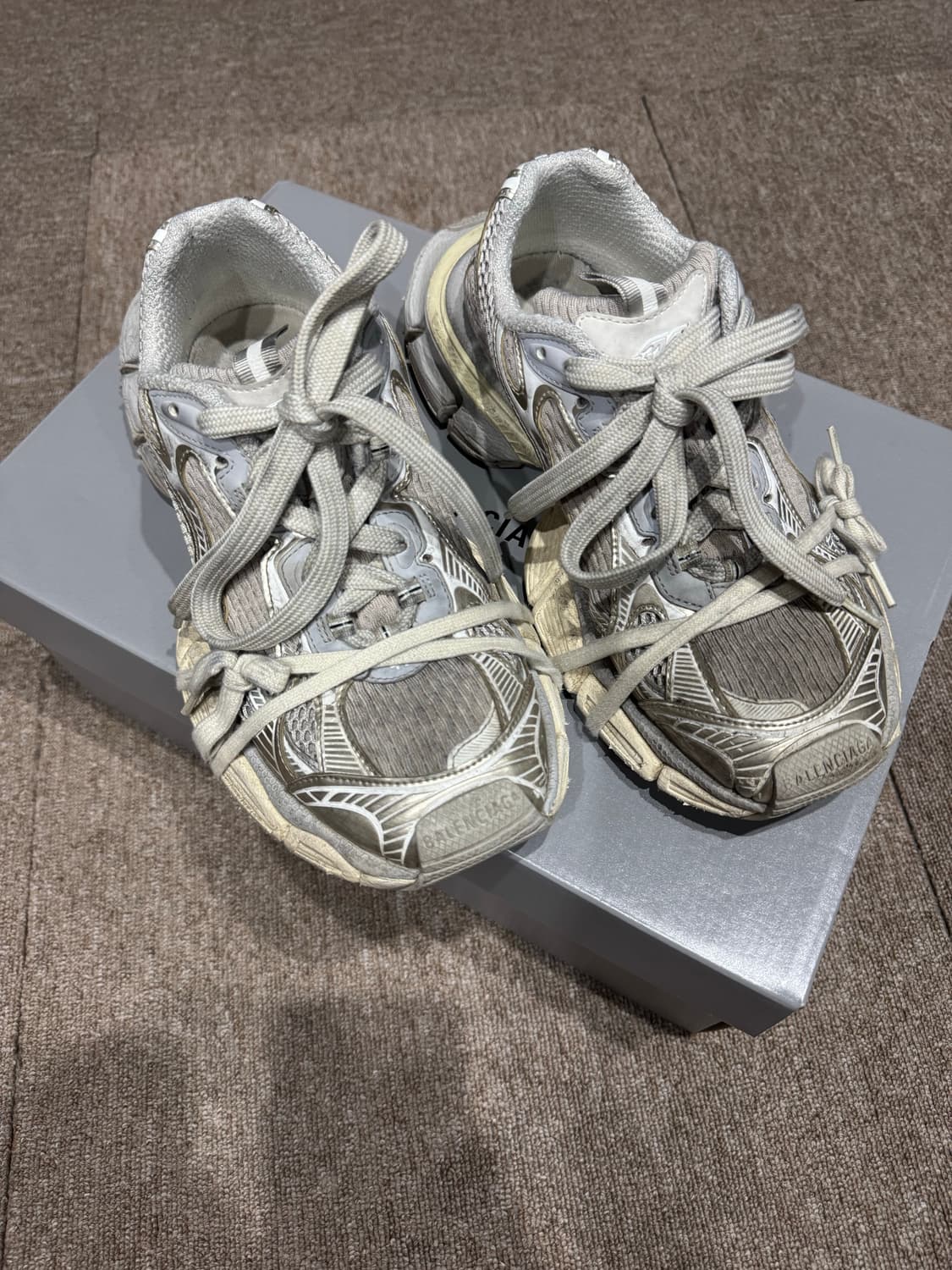 발렌시아가 3xl 에그쉘 41 상품이미지1