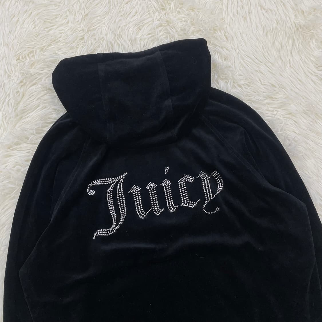 쥬시꾸띄르 벨루어 큐빅 후드집업 블랙 상품이미지4