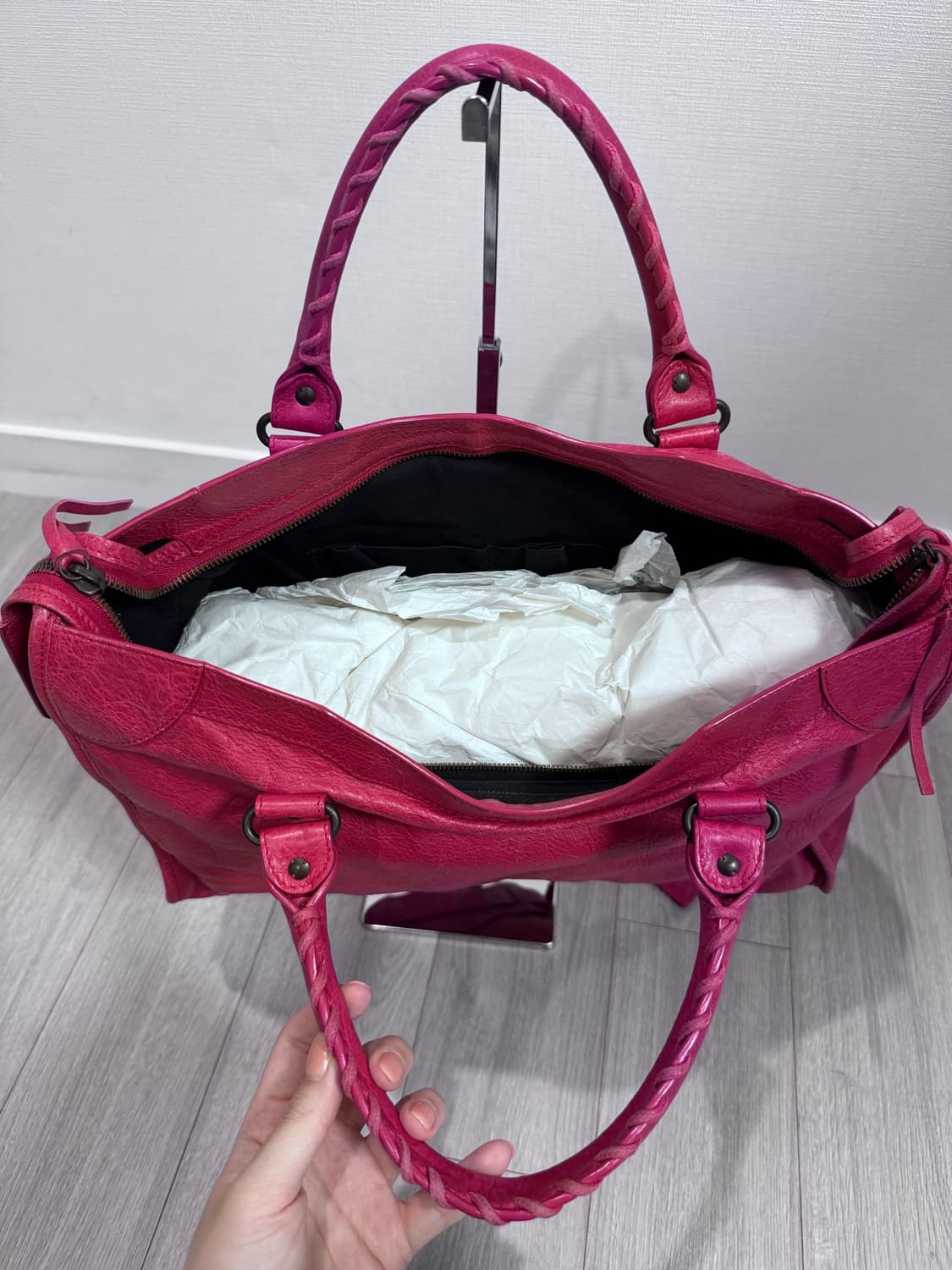 Balenciaga 발렌시아가 시티백 모터백 딥 핑크 상태 A 미디움 상품이미지5
