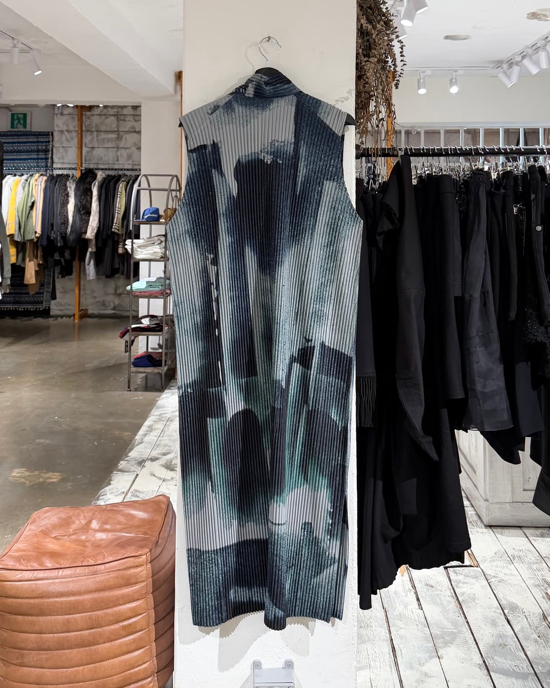 이세이 미야케 옴므 플리세 그린 윈드 워크 프린팅 롱 베스트 상품이미지5