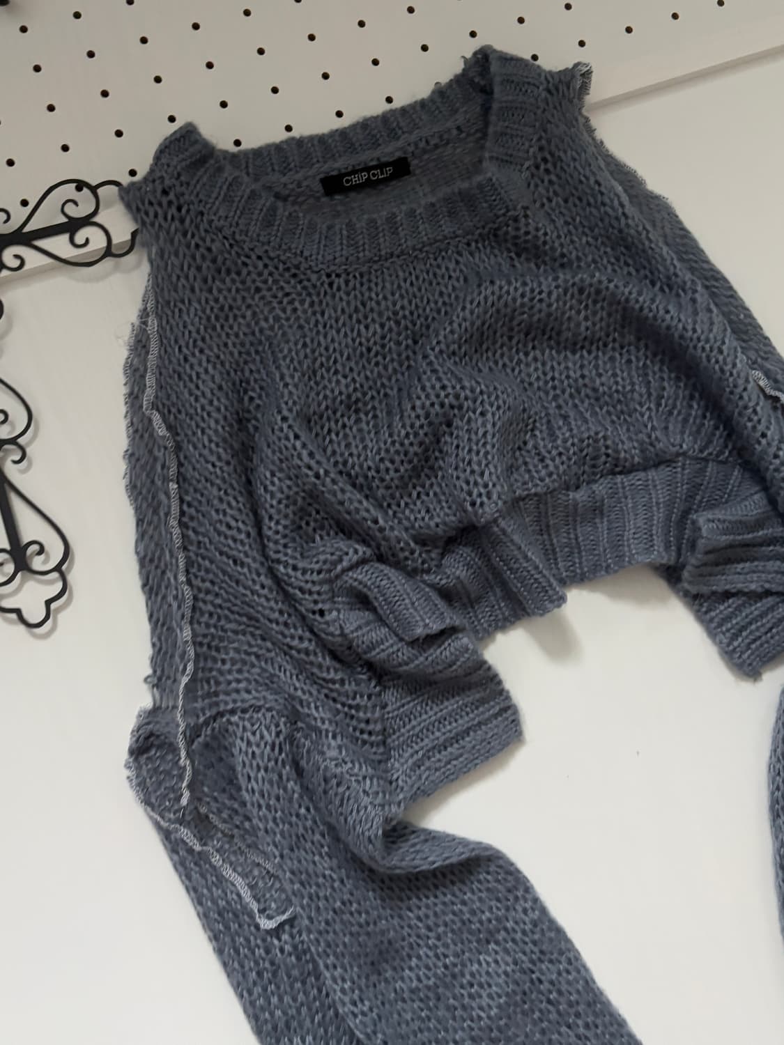 • Sky Blue Cut-Off Shoulder Cropped Knit 상품이미지6