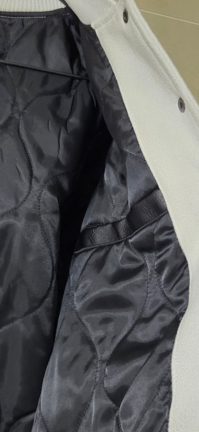 슬램덩크 산왕공고 야구점퍼 M사이즈
택포 상품이미지8