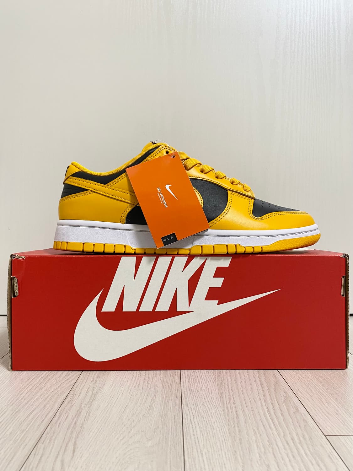 NIKE DUNK LOW CHAMPIONSHIP GOLDENROD OG 상품이미지4