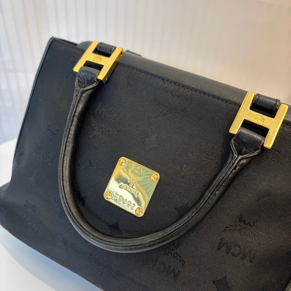 정품 MCM 금장 패브릭 토트백     상품이미지5